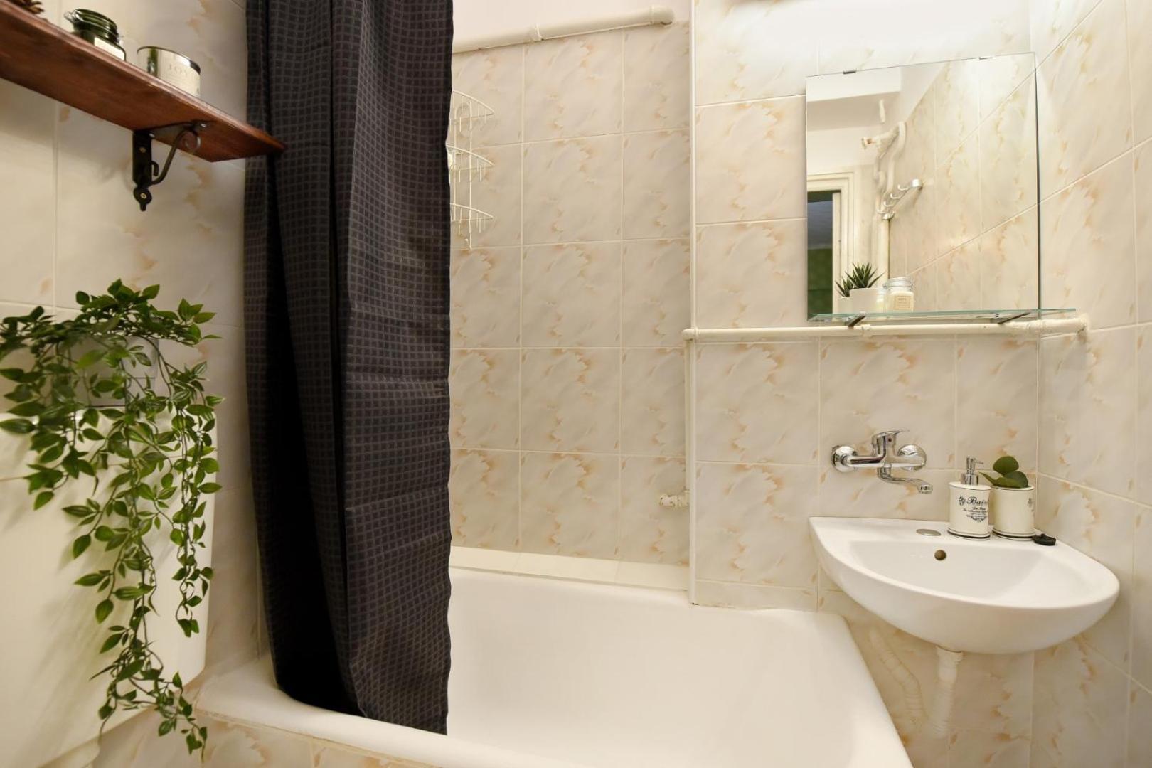 Chic Accommodation With Breathtaking Views Over Calea Victoriei - Your Central Heaven Bucareste Quarto foto