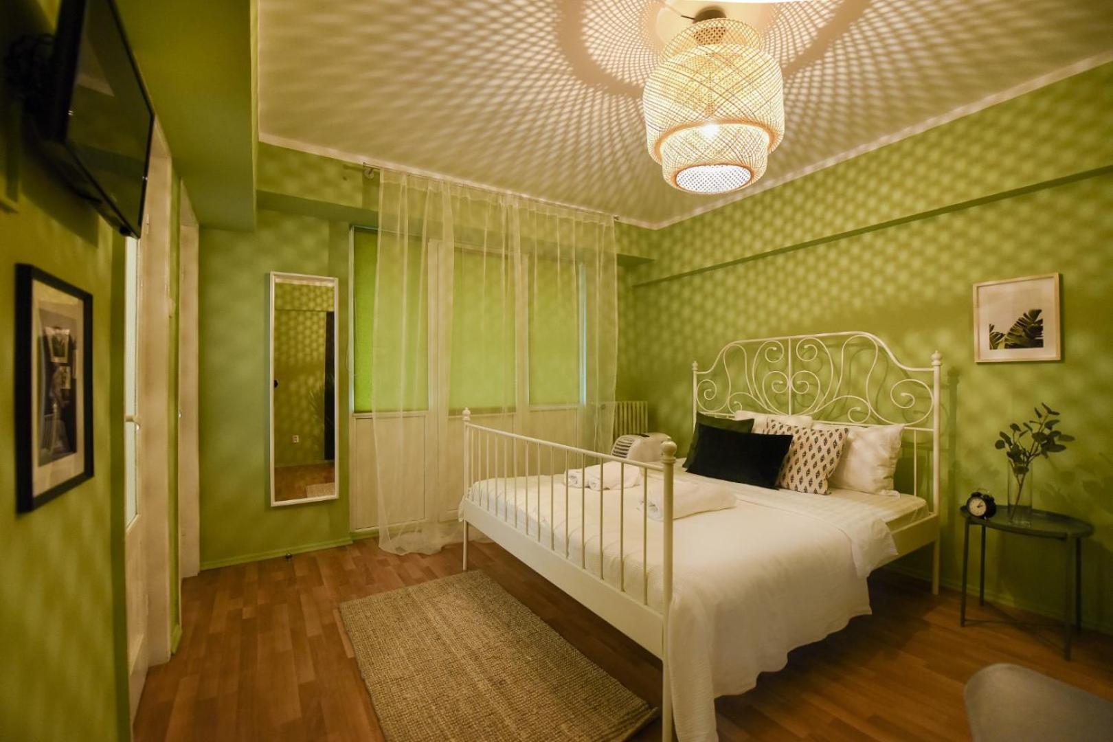 Chic Accommodation With Breathtaking Views Over Calea Victoriei - Your Central Heaven Bucareste Quarto foto