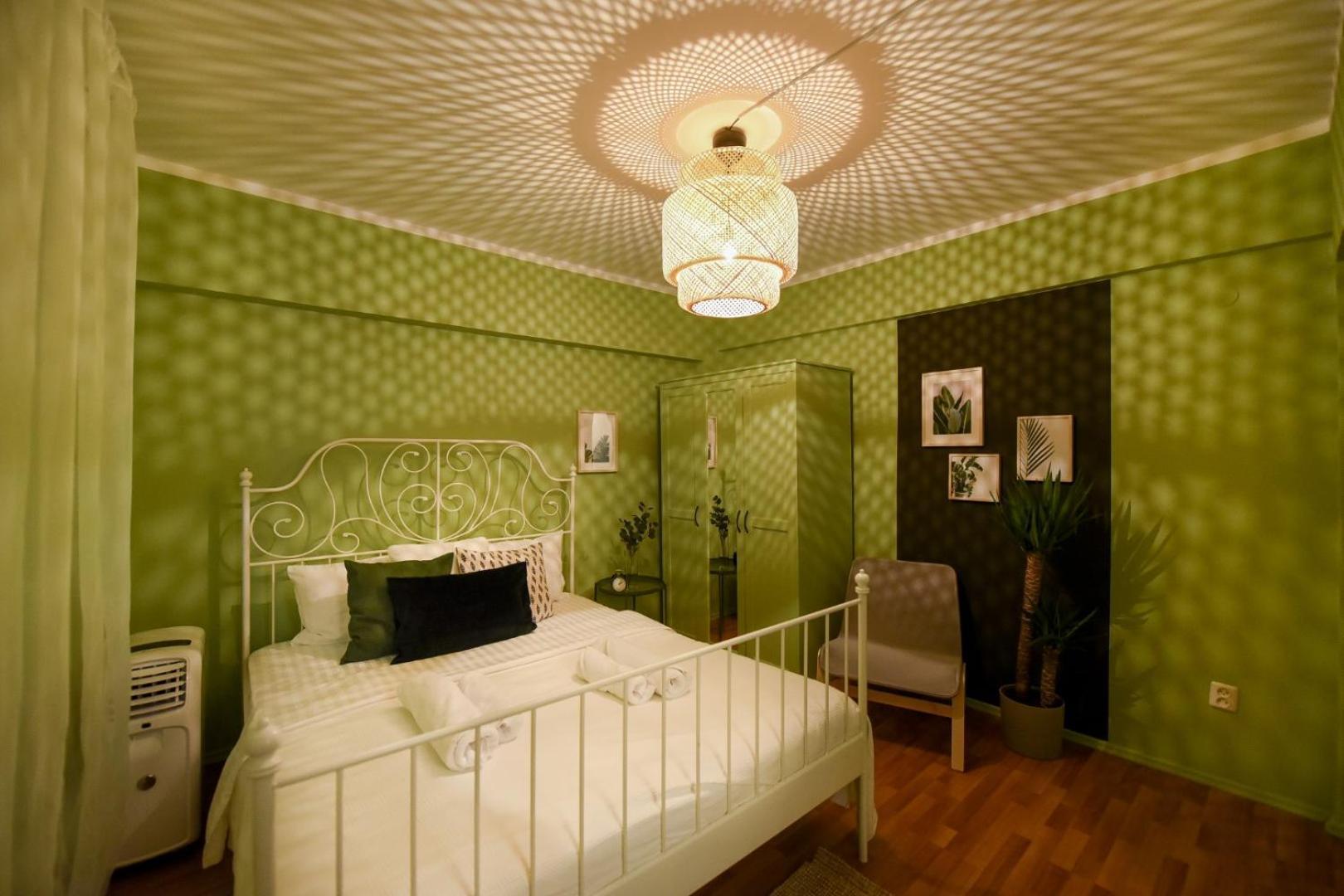Chic Accommodation With Breathtaking Views Over Calea Victoriei - Your Central Heaven Bucareste Quarto foto